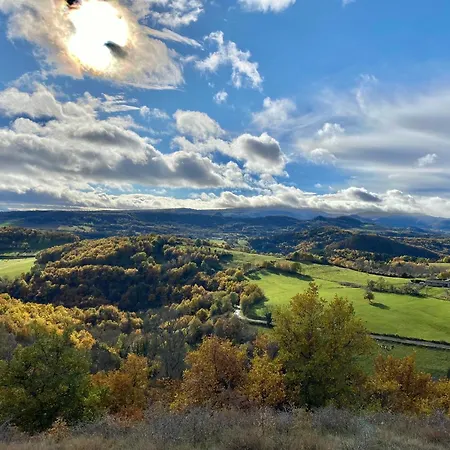 Yourte ,volcans,randonnees,lacs,quietude 豪华帐篷 *