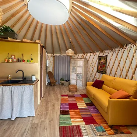 Роскошный шатер Yourte ,volcans,randonnees,lacs,quietude