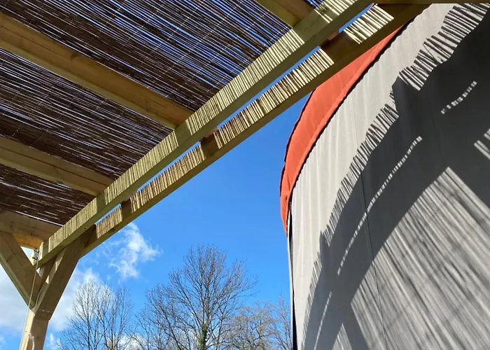 Yourte ,volcans,randonnees,lacs,quietude Grandeyrolles